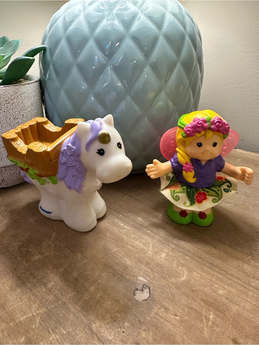 Fisher Price Little People UNICORN Horse Fairy Treehouse Royal Kingdom & Fairy